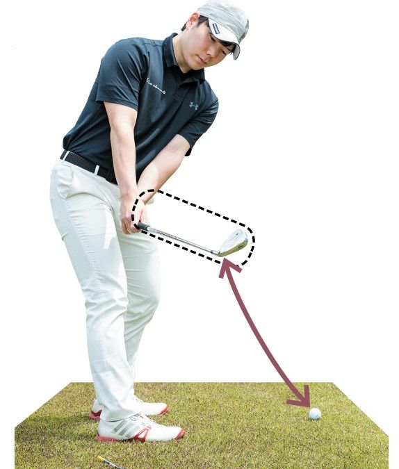 アイアンで真っすぐ打つのは間違い!? その理由と正しい打ち方を人気コーチが解説