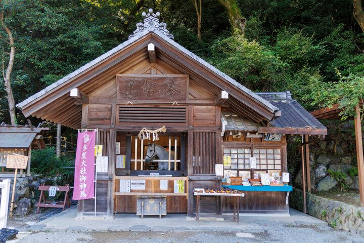 午年のお参りは、白馬伝説を語り継ぐ“北のお伊勢さん” 三重の「多度大社」へ