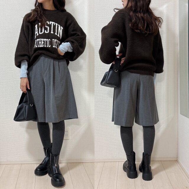 GUウォームスムースクルーネックTのブラウンニットレイヤードコーデ