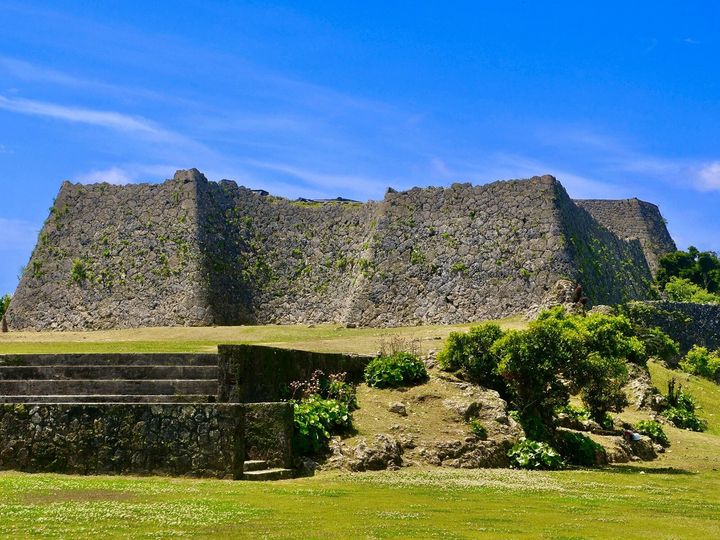 沖縄県に住む20歳以上の男女を対象に居住満足度調査を行い、「いい部屋ネット 街の幸福度ランキング2025＜沖縄県版＞」を発表しました。沖縄県民が選んだ「街の幸福度（自治体）」ランキングの2位は「中頭郡北中城村」、では1位は？