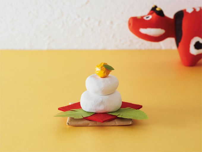 お正月の簡単工作。おうちにある材料で、子どもと一緒に作る「おめでたい鏡もち」の画像1