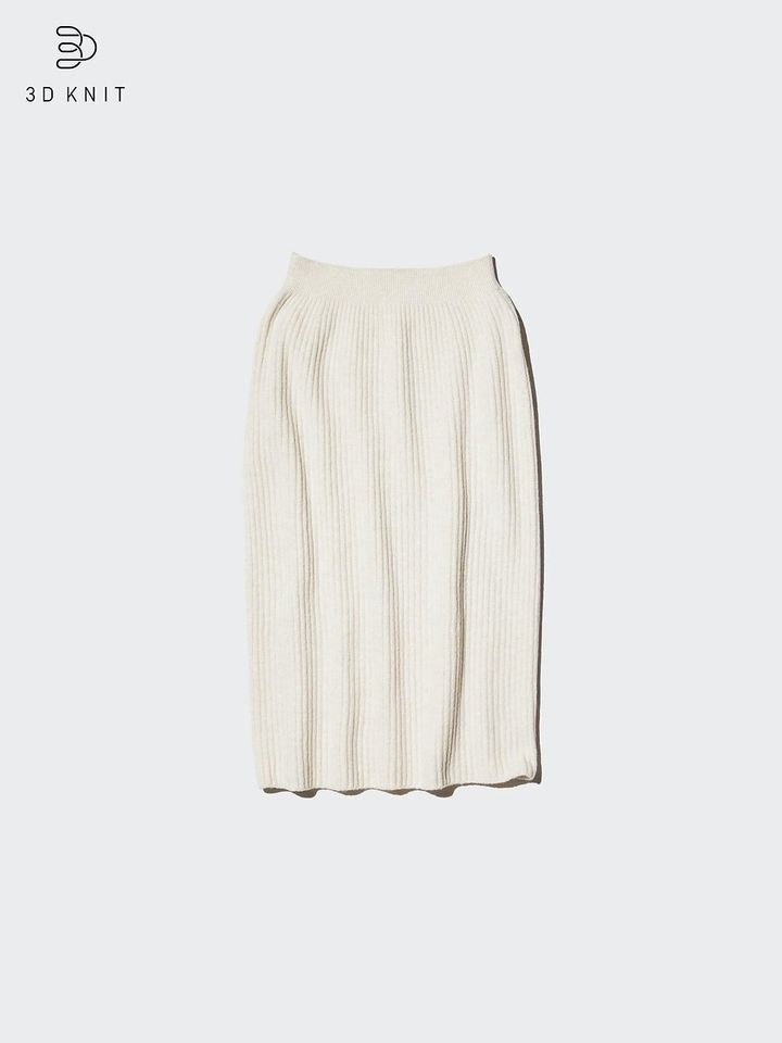 ユニクロの3Dスフレヤーンスカート