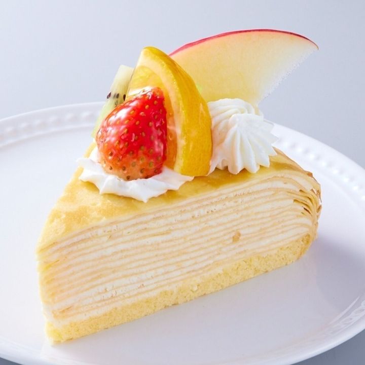 シャトレーゼの成人の日 幸せ重ねのフルーツミルクレープのビジュアル
