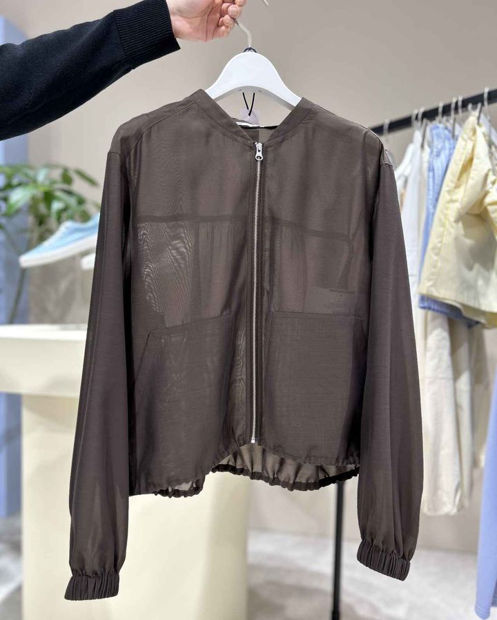 画像: 【GU】ブルゾン（発売月未定）¥2,990 www.gu-global.com