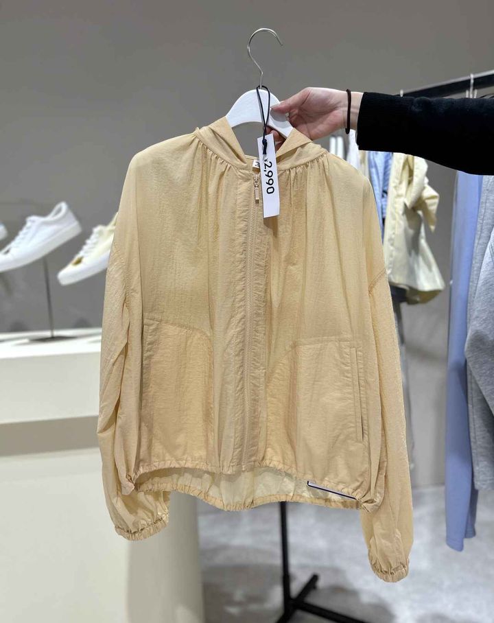 画像: 【GU】パーカブルゾン（発売月未定）¥2,990 www.gu-global.com