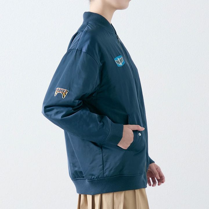 中わた入りブルゾン サイドスタイル 右