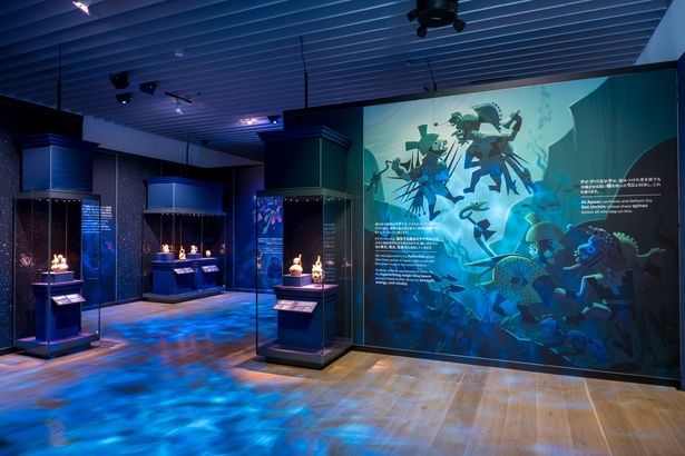 「モチェの英雄アイ・アパエックの冒険」の展示風景「CREVIAマチュピチュ展」会場 (c) NEON Group Limited. All Rights Reserved. / (c) MUSEO LARCO LIMA - PERU