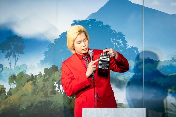 『神話上の動物を表現した彫刻』の歯並びなど、ディテールまで細かくチェック