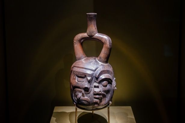 シャーマンの変容(紀元前1250 - 100年) ラルコ博物館所蔵 (c) MUSEO LARCO LIMA - PERU
