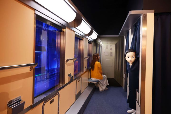 『おもひでぽろぽろ（1991年）』。車窓までリアルに表現されている