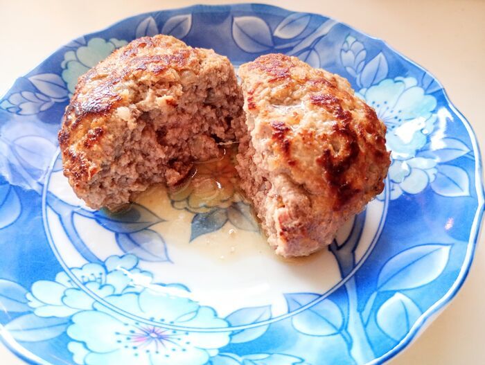 パン粉はもう買いません！ハンバーグ作りに使える「パン粉の代わり」4つを検証。意外な1位に驚いた！！