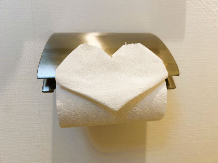 トイレに『ハート折り』を仕込んでみたら→家族の反応がおもしろすぎた。