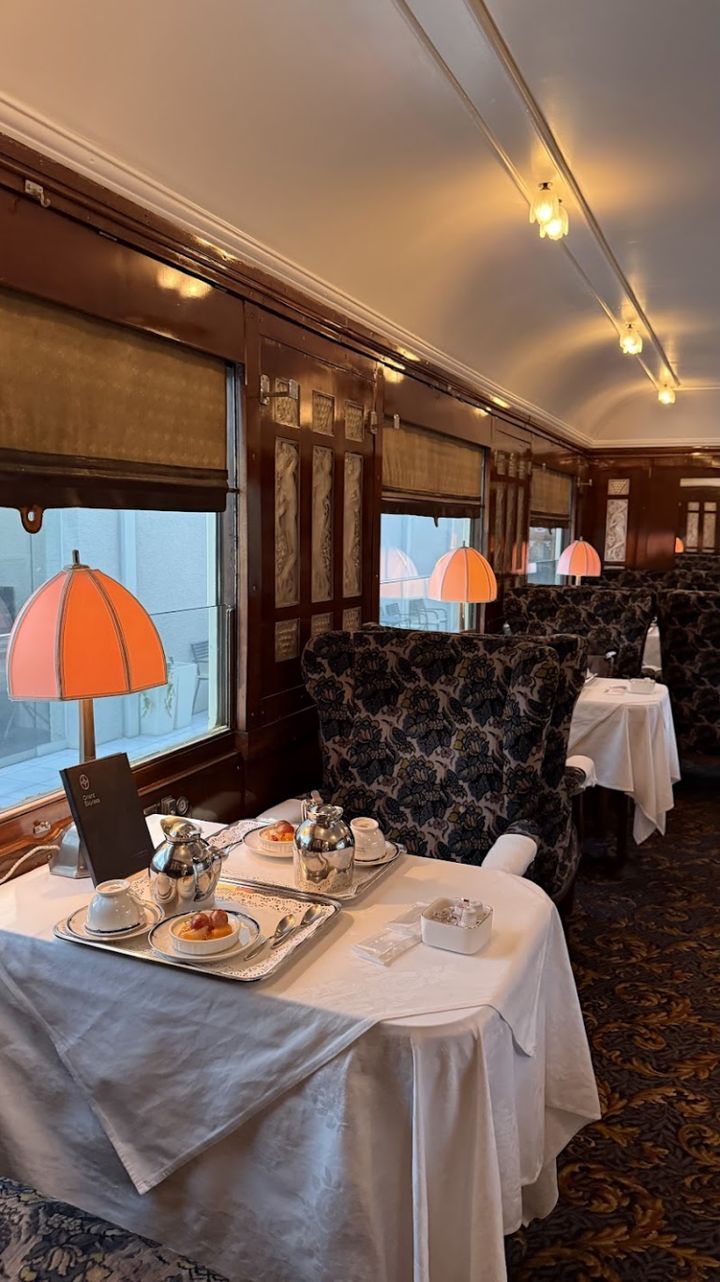 オリエント急行貸切ティータイムの特別感 16：05〜16：45（40分）
