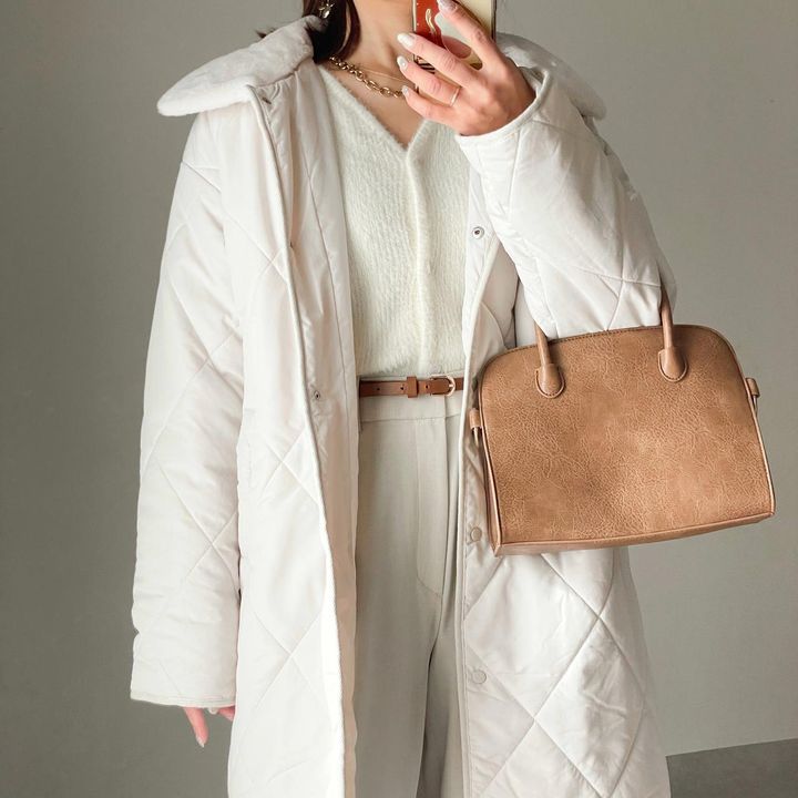 画像: 合わせやすい「アイボリー」