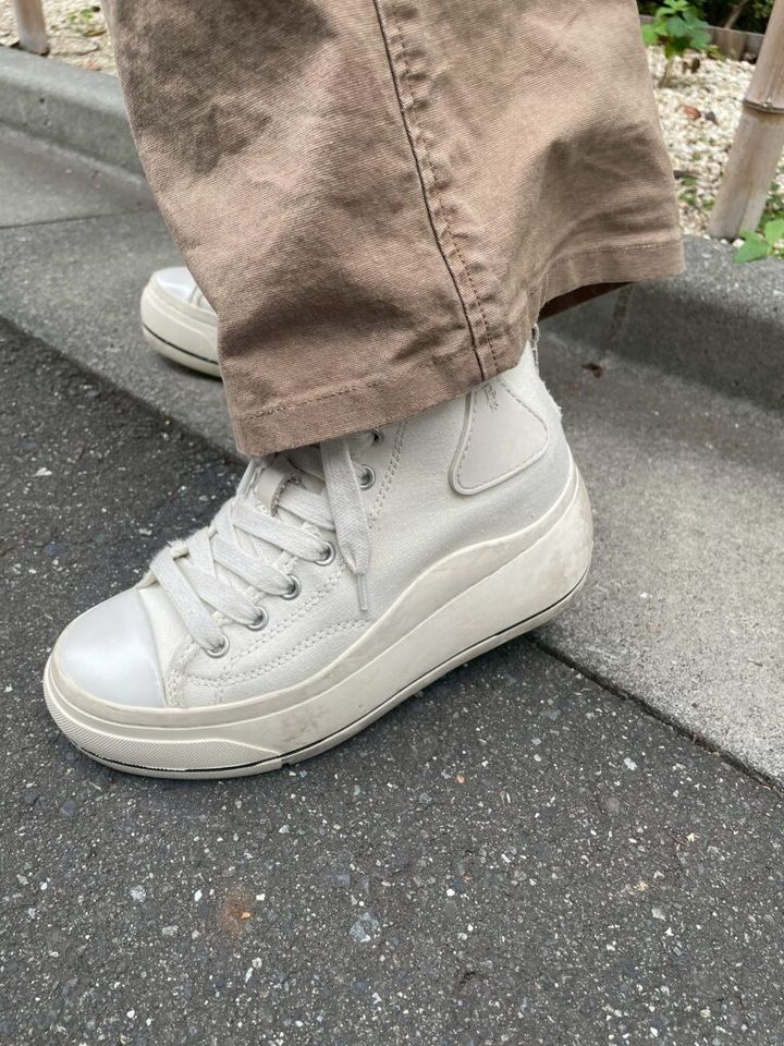 R13のスニーカー