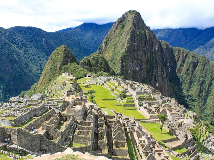 All About ニュース編集部が全国250人を対象に実施した「海外旅行先に関するアンケート」の調査結果から、今だからこそ行きたいと思う「南米の旅行先」ランキングを発表！ 2位「ペルー」を抑えた1位は？