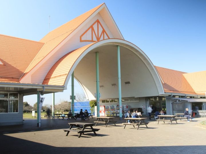 All About ニュース編集部が全国250人を対象に実施した「年末年始に行きたい道の駅に関するアンケート」の調査結果から、年末年始に行きたいと思う「埼玉県の道の駅」ランキングを発表！ 2位「アグリパークゆめすぎと」を抑えた1位は？