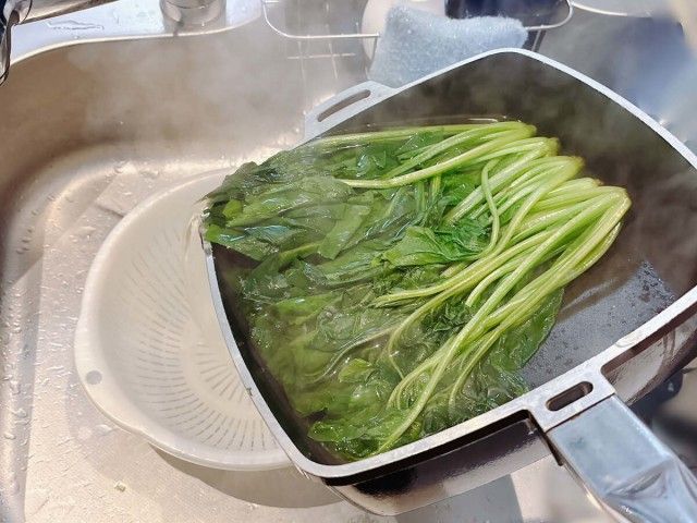 シンクに熱湯はNG