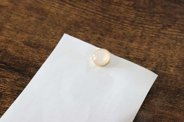 デザインプッシュピン 20P ホワイトグレー＆くすみカラー 使用例