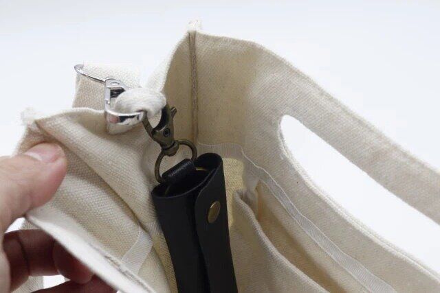 ダイソーの高見えするレザー調キーケース