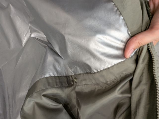 デタッチャブルトレルジャケットの裏地側
