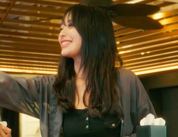 【写真・画像】「女の顔してる」出会う男性全員が好きになる27歳美女、彼氏にウキウキ 1枚目