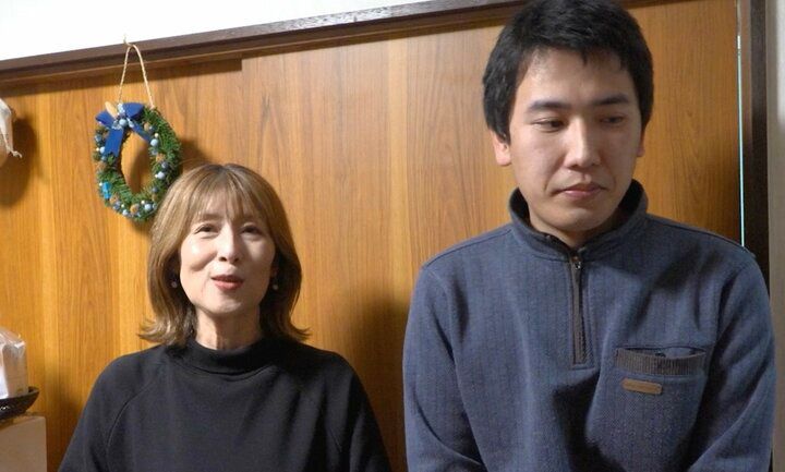 【写真・画像】「33歳差カップル」年上彼女（59）のこだわり詰まったクリスマス仕様の“愛の巣”を公開 1枚目