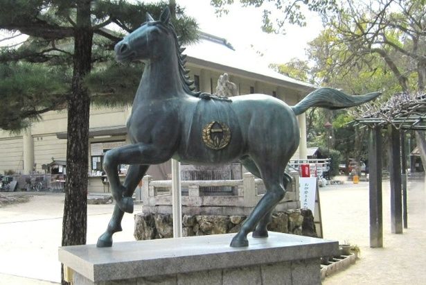 京都府 藤森神社「神馬像」