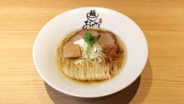 塩ラーメン(980円)(燻チャーシュー1枚、ネギ、メンマ、セロリ)