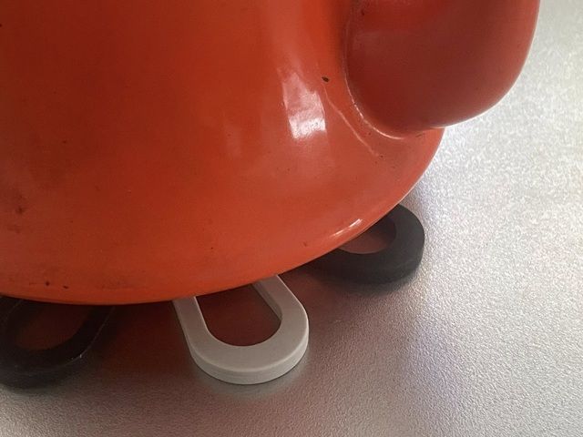 ダイソー シリコーン鍋敷き 2個セット 耐熱性が高く安心