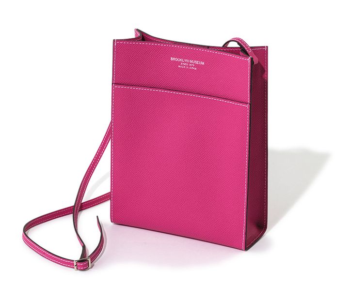 携帯電話も長財布もスマートに持ち歩きたい人に