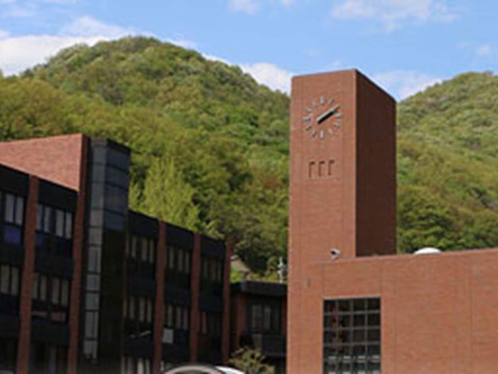 All About ニュース編集部は、全国10～70代の男女197人を対象に「私立進学校」に関する独自のアンケート調査を実施。この記事では優秀な学生が多いと思う「山梨県の私立進学校」を紹介します。（サムネイル画像出典：山梨学院高等学校公式Webページ）