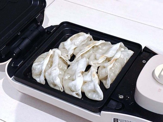 ホットサンドメーカーで餃子