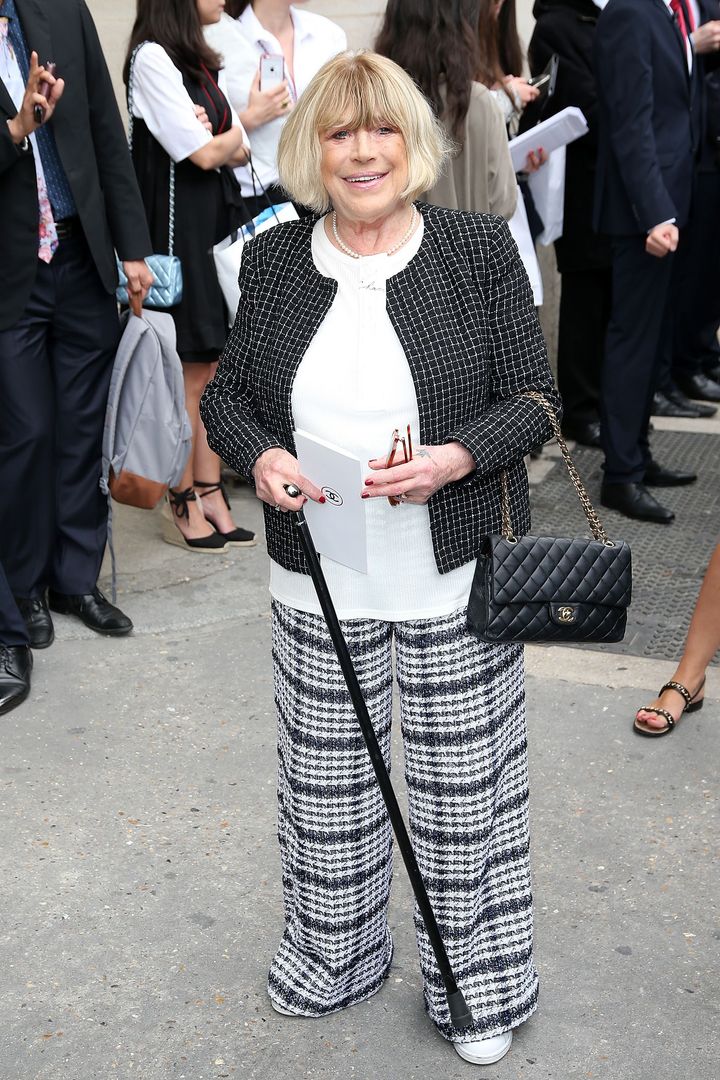 シャネル 2016-17年秋冬オートクチュールコレクションのショー会場にて。