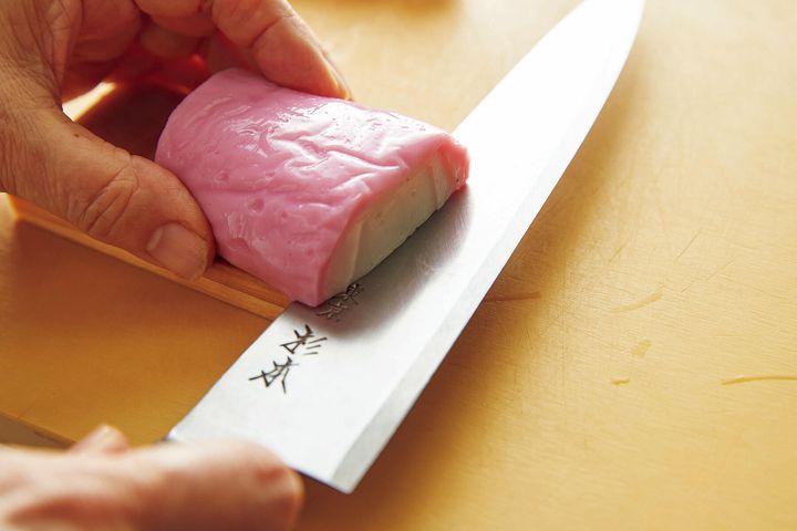 かまぼこを板から外す