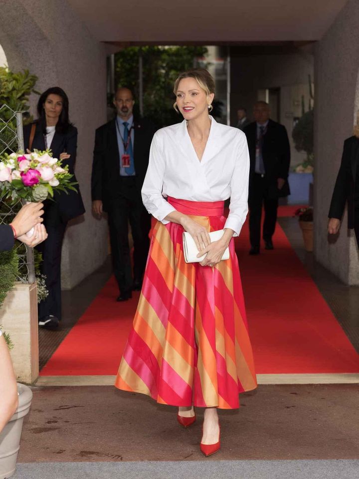 画像: 色彩の遊び心が弾けるアーバン・フェミニン