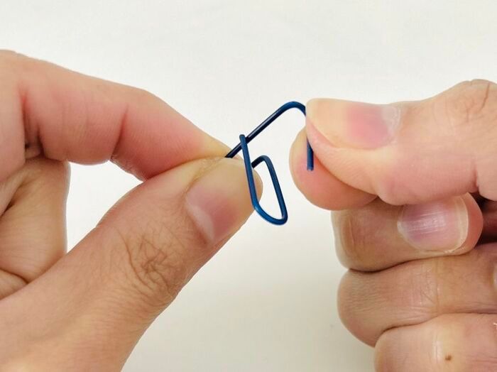 余ったゼムクリップの「じゃない」使い方が便利すぎた！思わず試してみたくなる裏ワザ3選♡