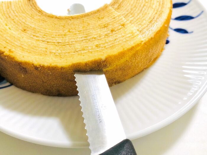 「バウムクーヘン」は扇形に切りません。本場ドイツ流