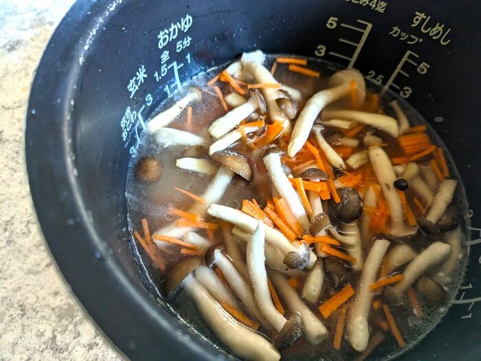 捨てたら損！冷蔵庫の『余りドレッシング』は最強の万能調味料でした。使い切り裏ワザ3選