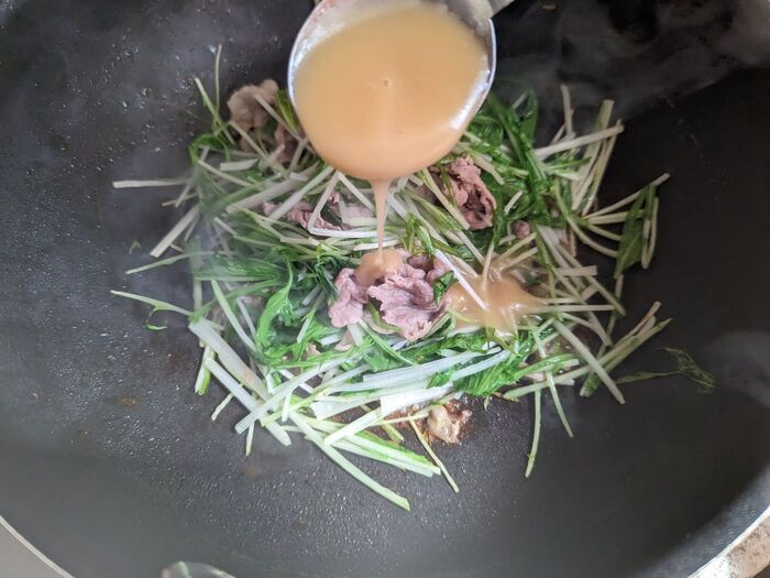 捨てたら損！冷蔵庫の『余りドレッシング』は最強の万能調味料でした。使い切り裏ワザ3選