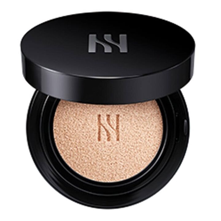 ブラック クッション ファンデーション SPF 34・PA++ 全7色 各¥6,380／HE RA（アモーレパシフィックジャパン）