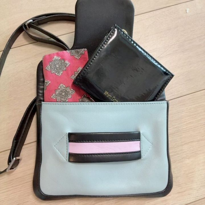 お気に入りのポーチバッグに入れて使ってみました