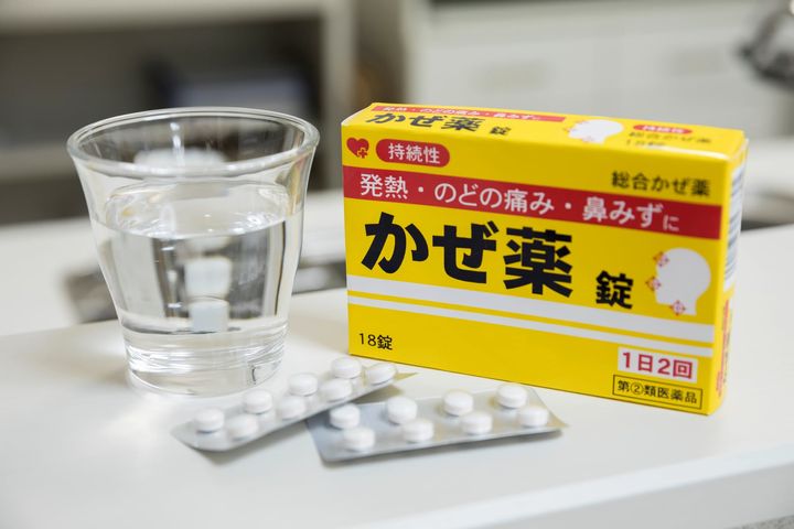 市販の風邪薬や頭痛薬などを家族や友人などに譲渡すると法律上、問題に？（画像はイメージ）