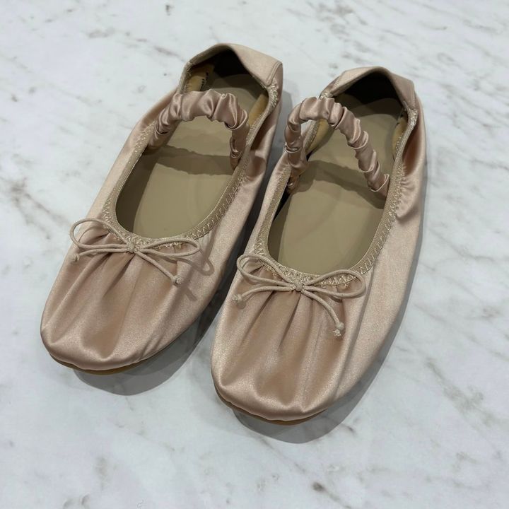 GU ストラップバレエスニーカー