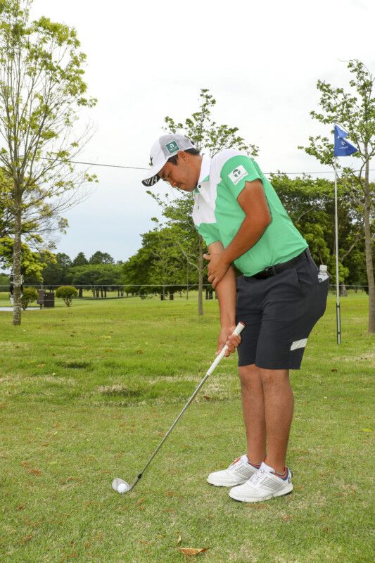 どっちが正しいインパクト？絶対上げたいアプローチは“右ヒジ”がポイント