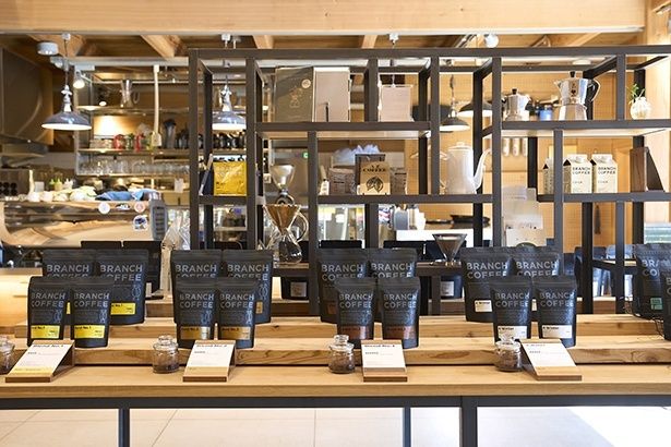 1～3まであるブレンドは、1が中深煎り、2が深煎り、3が極深煎り。創業当初の焙煎度である3から、現在の定番の1まで、店の味作りの足跡をたどれる