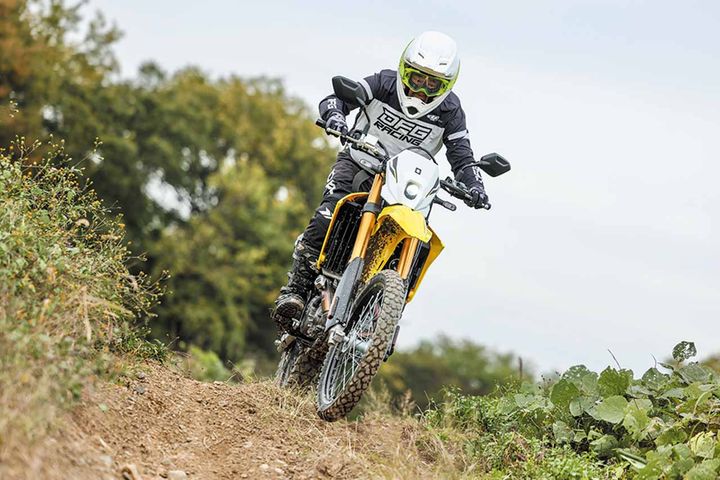 【スズキ DR-Z4S】林道＆トレイルで走破性の高さを再確認！