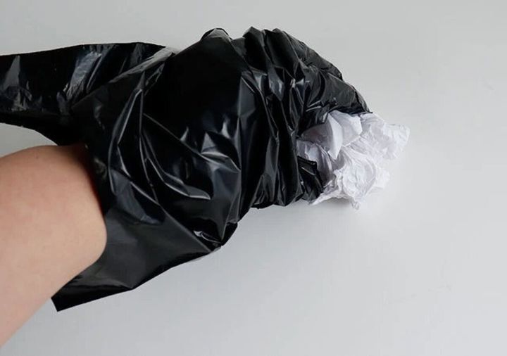 ダイソー ゴミ取り手袋 くるんポイ
