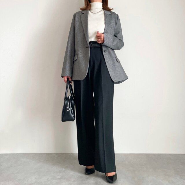 ユニクロメリノリブタートルネックセーターのジャケットコーデ