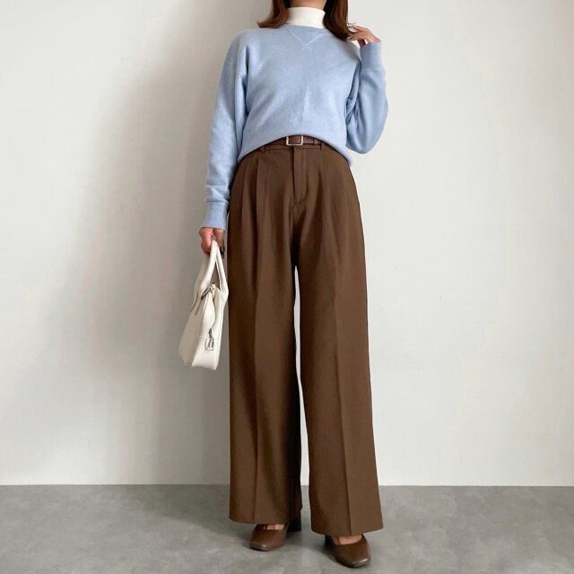 ユニクロメリノリブタートルネックセーターのスウェットレイヤード